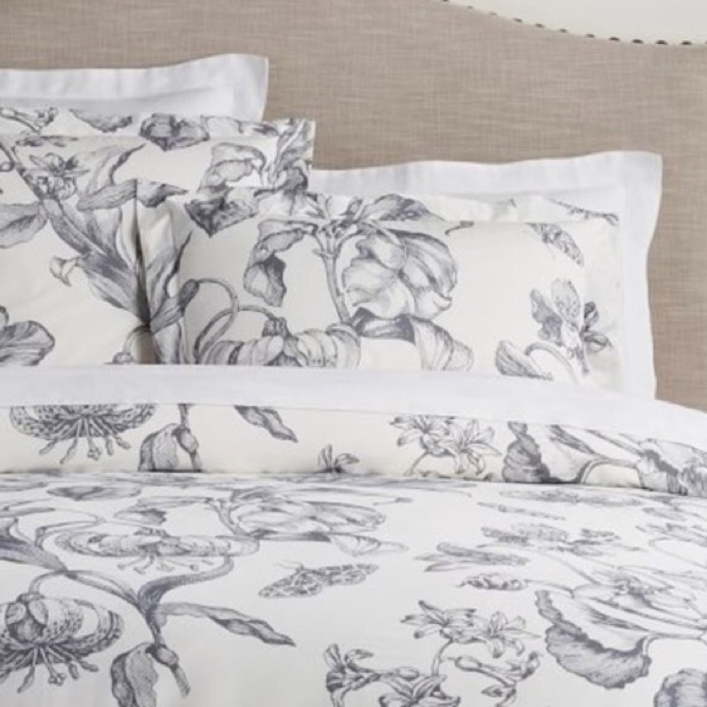 Pottery Barn Cotton Duvet Cover, Full/Queen.  Pippa.